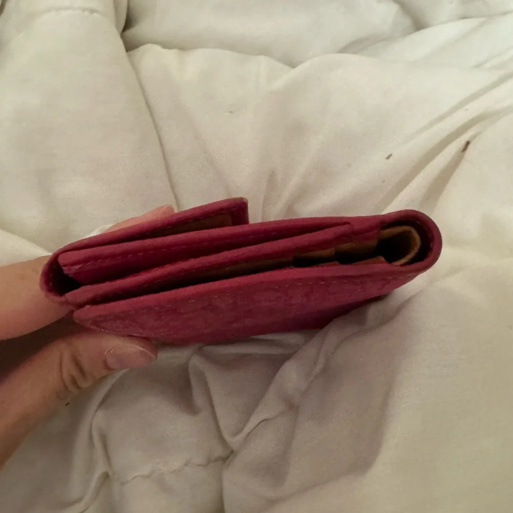 Pink bifold coach wallet - Picture 8 of 9